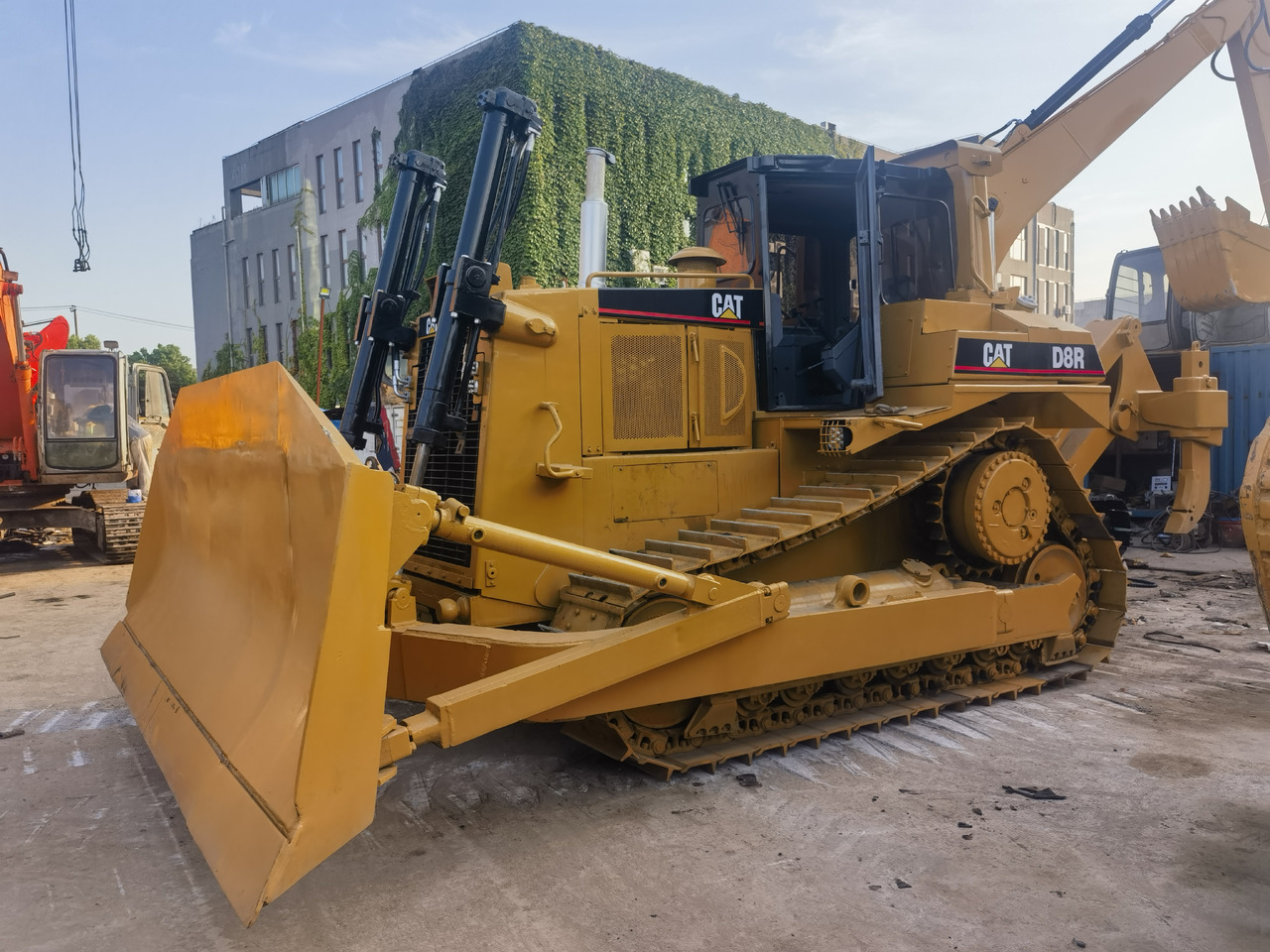Used cat d8r bulldozer - Bulldozer: photos 1 Used cat d8r bulldozer - Bulldozer: photos 1