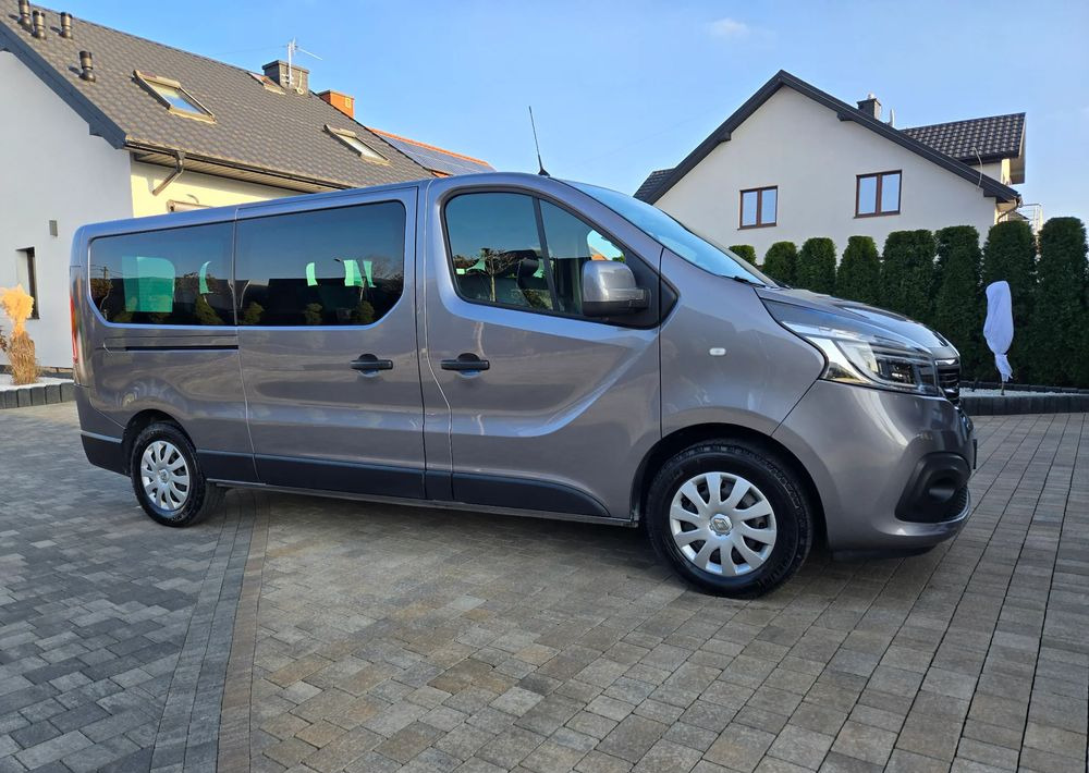 Renault Trafic Grand SpaceClass 2.0 dCi EDC - Voiture: photos 5 Renault Trafic Grand SpaceClass 2.0 dCi EDC - Voiture: photos 5