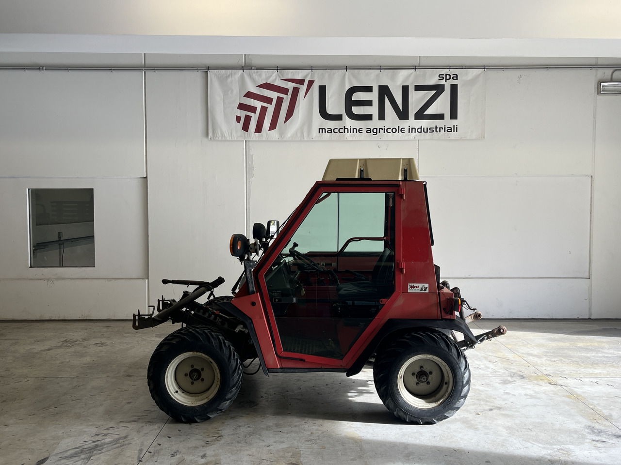 AEBI TT 70 S - Tracteur agricole: photos 1 AEBI TT 70 S - Tracteur agricole: photos 1