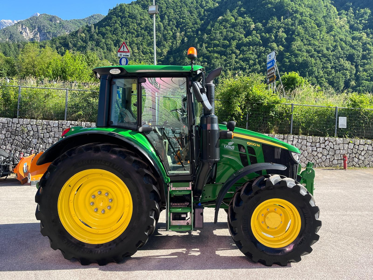 JOHN DEERE 6100M - Tracteur agricole: photos 5 JOHN DEERE 6100M - Tracteur agricole: photos 5