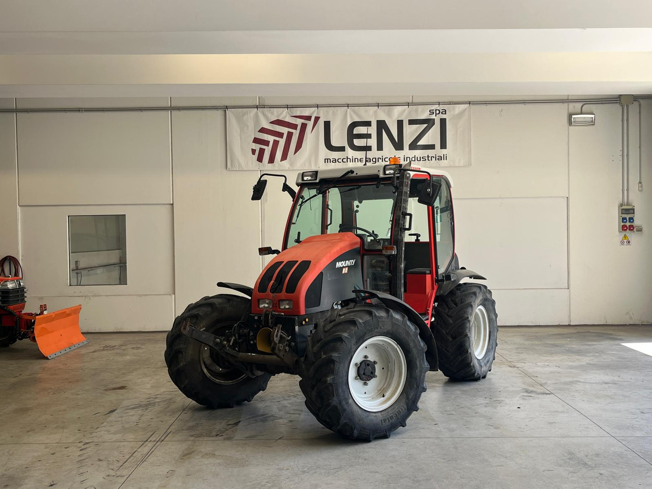 REFORM MOUNTY 80 - Tracteur agricole: photos 1 REFORM MOUNTY 80 - Tracteur agricole: photos 1