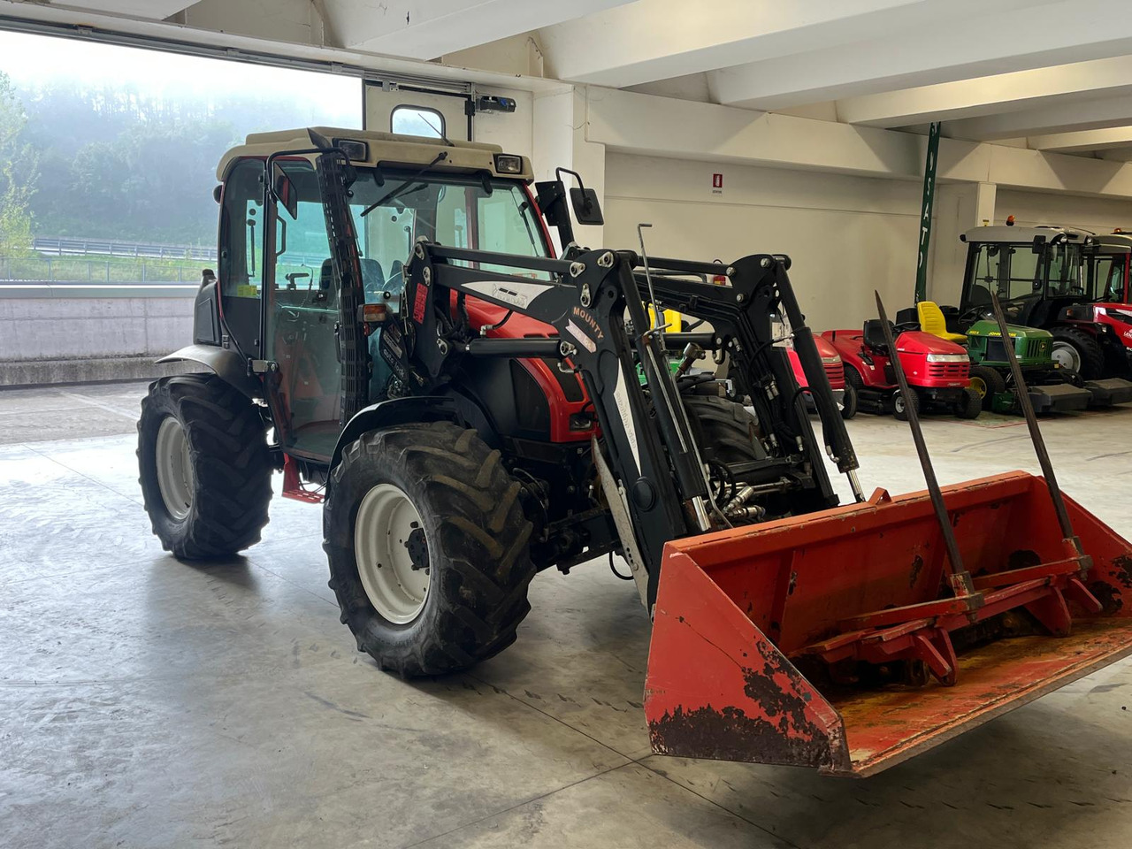 REFORM MOUNY 80S + CARICATORE HYDRAC - Tracteur agricole: photos 4 REFORM MOUNY 80S + CARICATORE HYDRAC - Tracteur agricole: photos 4