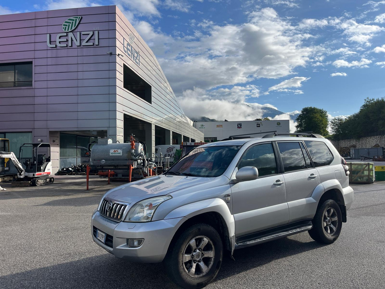 TOYOTA LAND CRUISER 4X4 3.0 D-4D - Voiture: photos 1 TOYOTA LAND CRUISER 4X4 3.0 D-4D - Voiture: photos 1