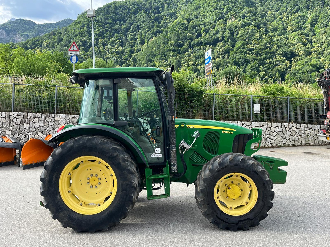 TRATTORE JOHN DEERE 5080 M - Tracteur agricole: photos 5 TRATTORE JOHN DEERE 5080 M - Tracteur agricole: photos 5