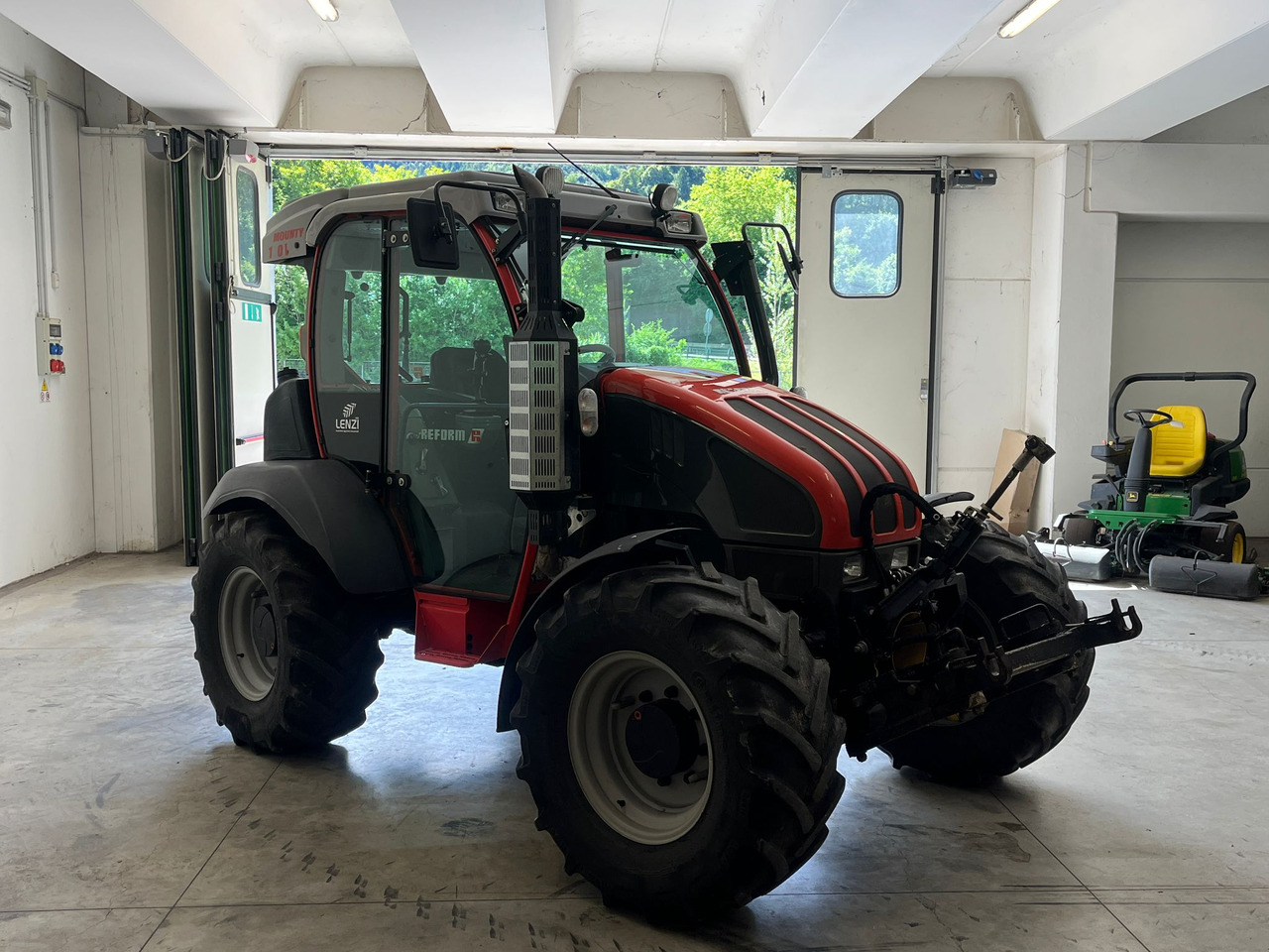 TRATTORE REFORM MOUNTY 100 V - Tracteur agricole: photos 3 TRATTORE REFORM MOUNTY 100 V - Tracteur agricole: photos 3