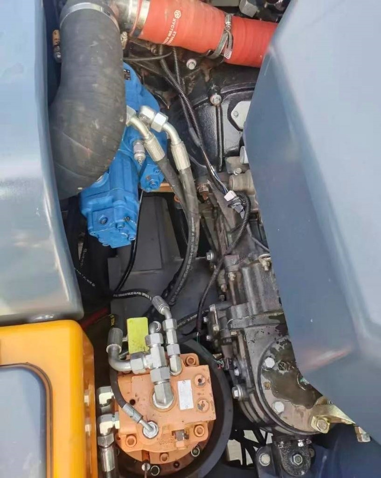 Pelle sur pneus 新源 75: photos 7