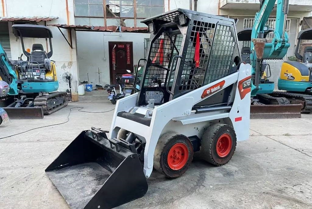 Bobcat S 70 - Mini chargeuse: photos 2 Bobcat S 70 - Mini chargeuse: photos 2