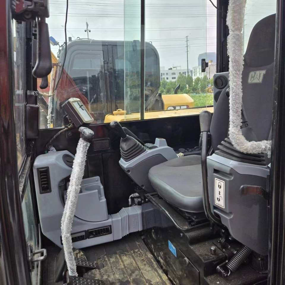 CAT 305  - Mini pelle: photos 5 CAT 305  - Mini pelle: photos 5