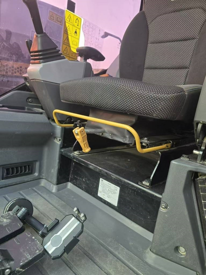 CAT 306  - Mini pelle: photos 5 CAT 306  - Mini pelle: photos 5