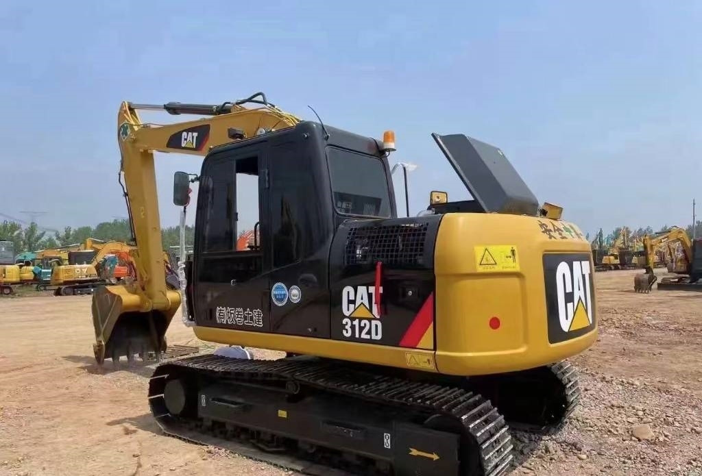 CAT 312 - Pelle sur chenille: photos 1 CAT 312 - Pelle sur chenille: photos 1