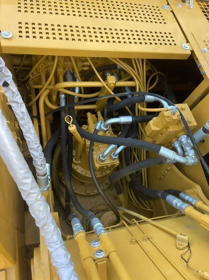 CAT 320 B - Pelle sur chenille: photos 3 CAT 320 B - Pelle sur chenille: photos 3