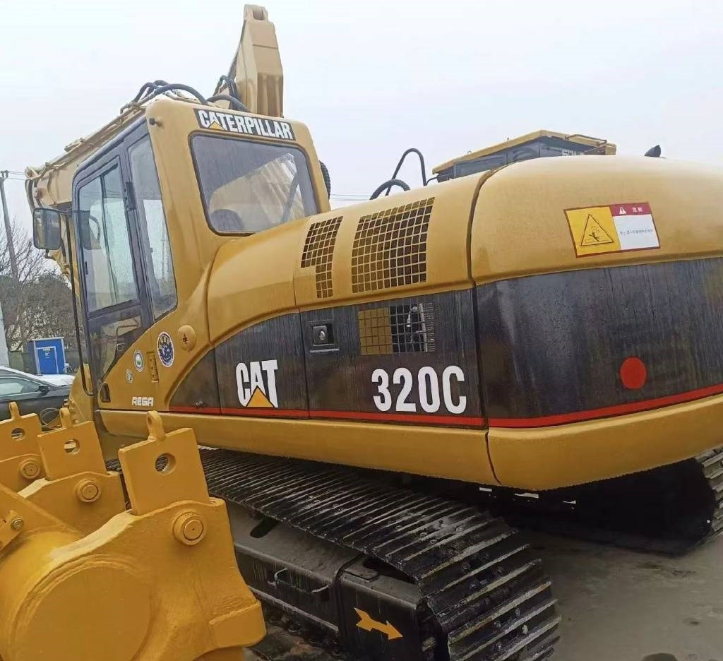 CAT 320 C - Pelle sur chenille: photos 2 CAT 320 C - Pelle sur chenille: photos 2