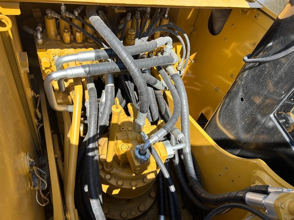 CAT 320 D - Pelle sur chenille: photos 3 CAT 320 D - Pelle sur chenille: photos 3