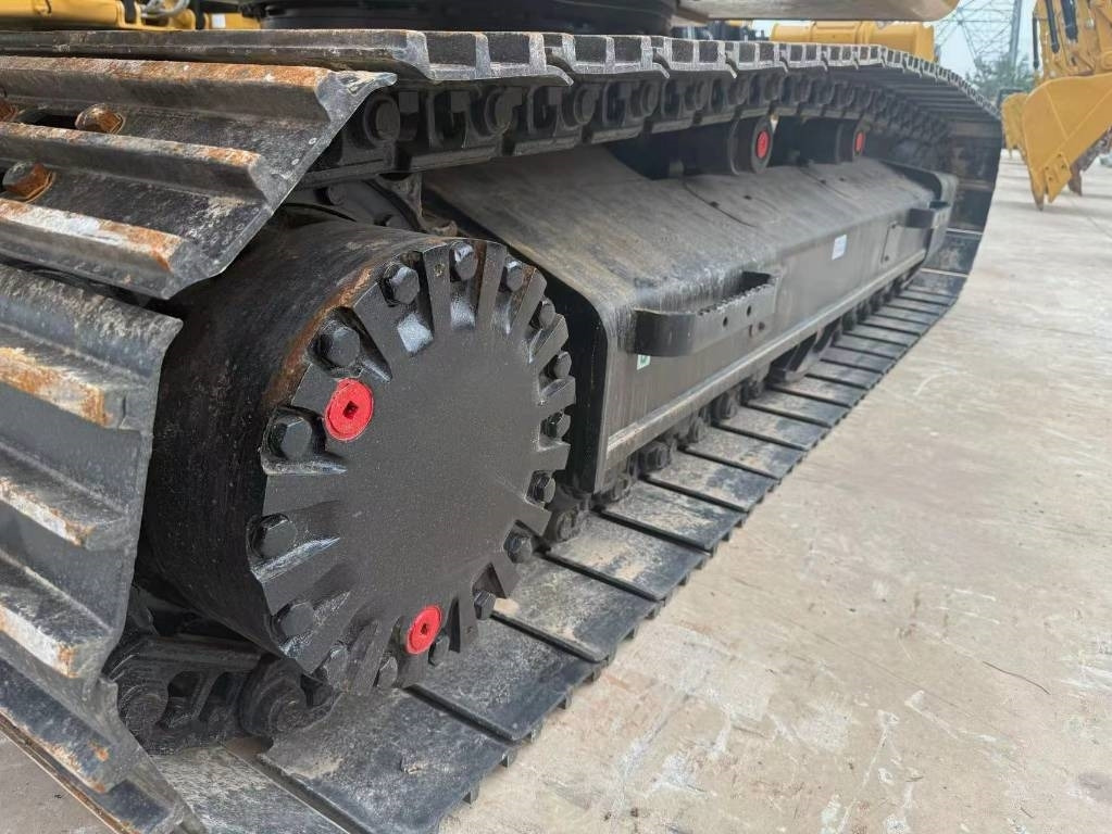 CAT 320 D - Pelle sur chenille: photos 3 CAT 320 D - Pelle sur chenille: photos 3