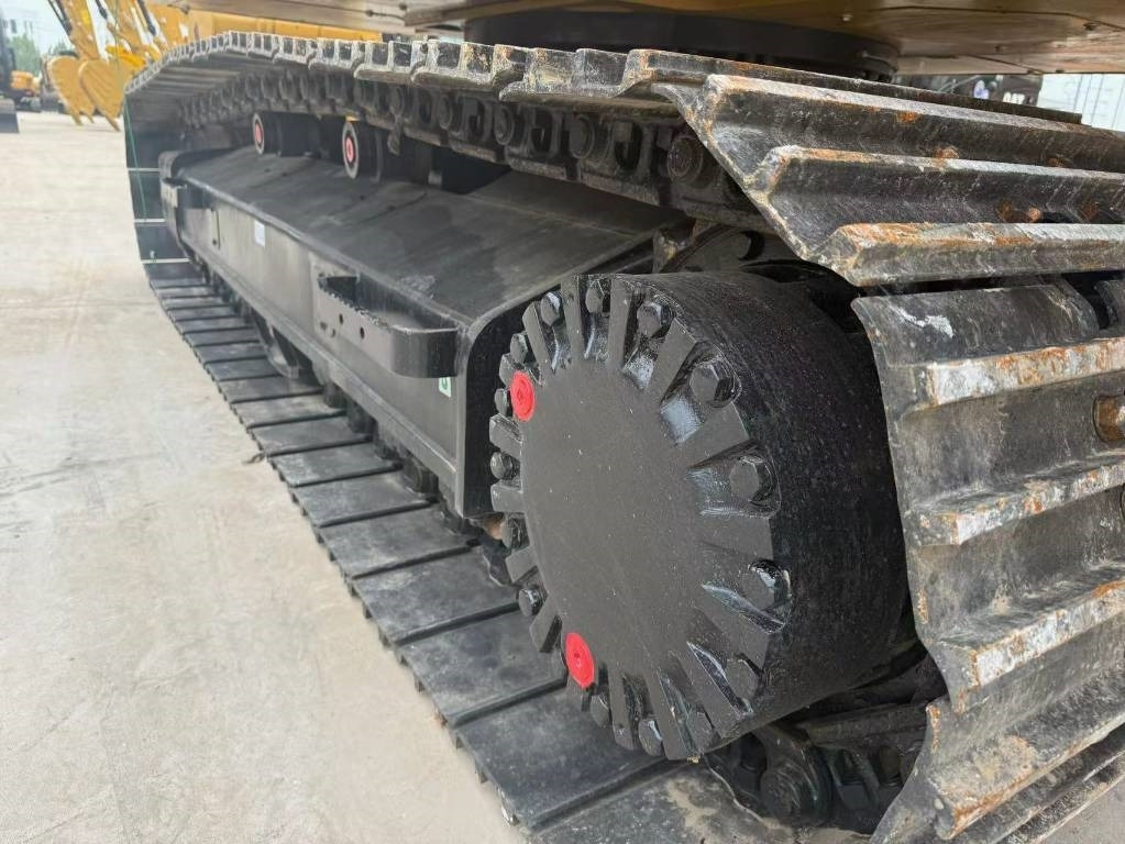 CAT 320 D - Pelle sur chenille: photos 2 CAT 320 D - Pelle sur chenille: photos 2