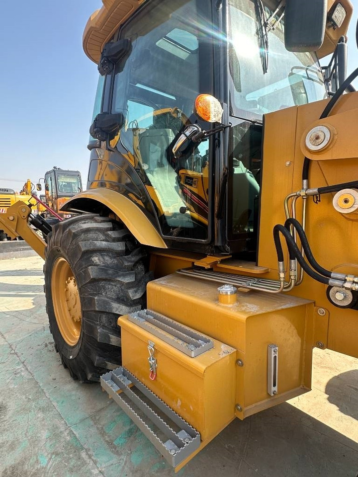 CAT 420 F - Tractopelle: photos 3 CAT 420 F - Tractopelle: photos 3