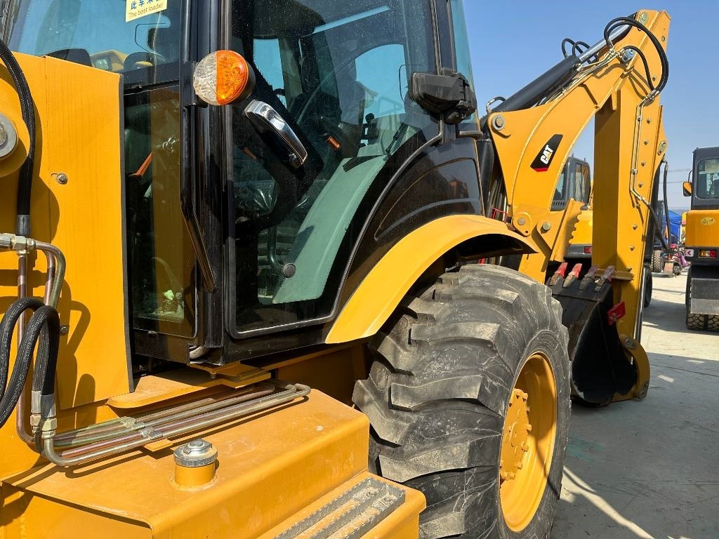 Tractopelle CAT 420 F: photos 10