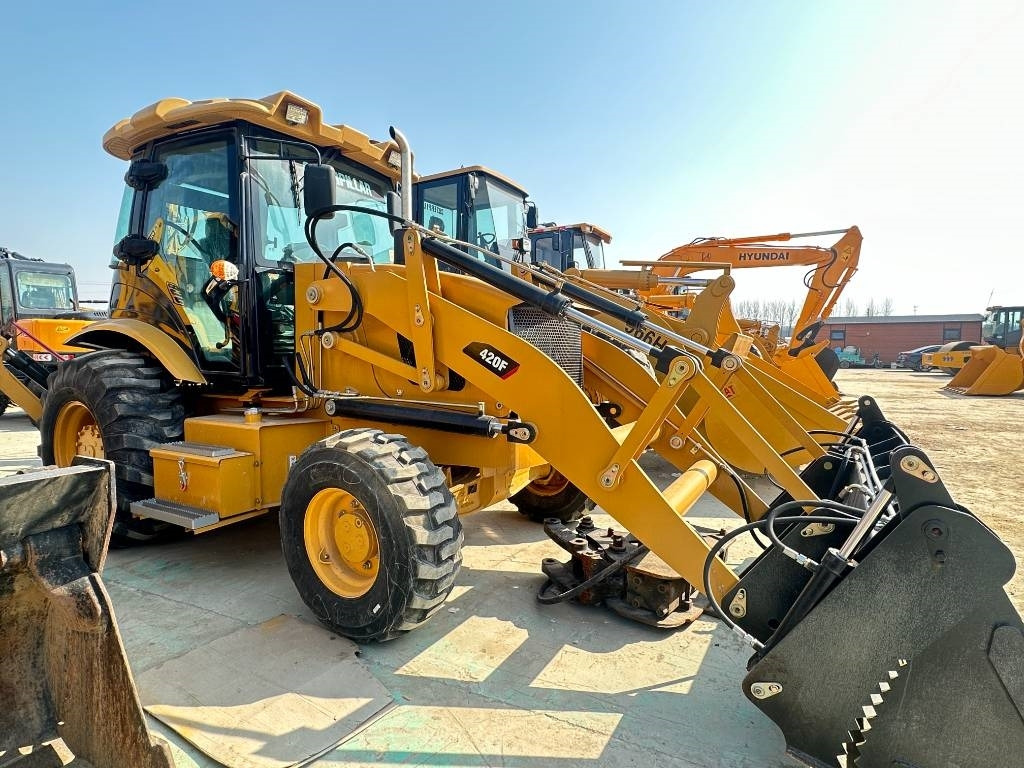 CAT 420 F - Tractopelle: photos 2 CAT 420 F - Tractopelle: photos 2