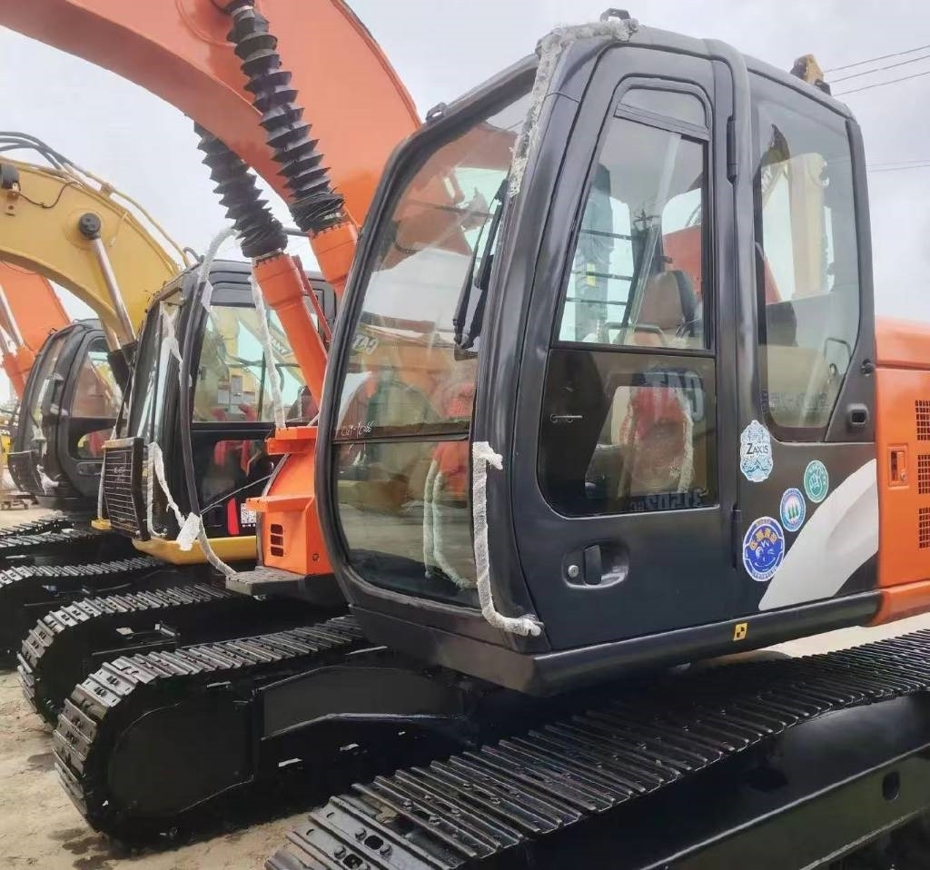 Hitachi 135US-6 - Pelle sur chenille: photos 4 Hitachi 135US-6 - Pelle sur chenille: photos 4
