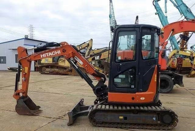Mini pelle Hitachi 30: photos 13
