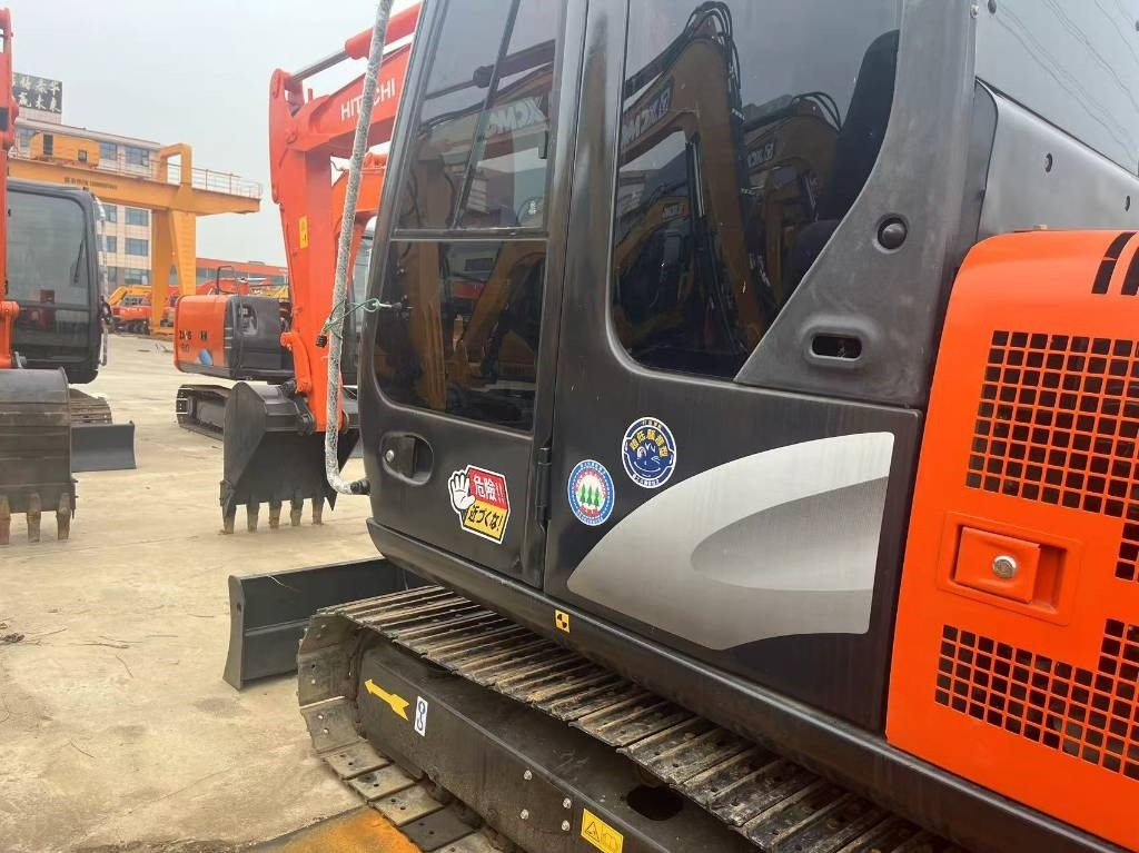 Mini pelle Hitachi 60: photos 9 Mini pelle Hitachi 60: photos 9