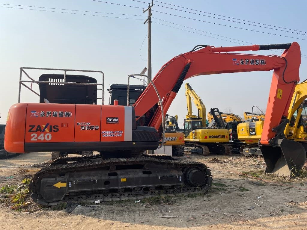 Hitachi ZX 240 - Pelle sur chenille: photos 2 Hitachi ZX 240 - Pelle sur chenille: photos 2