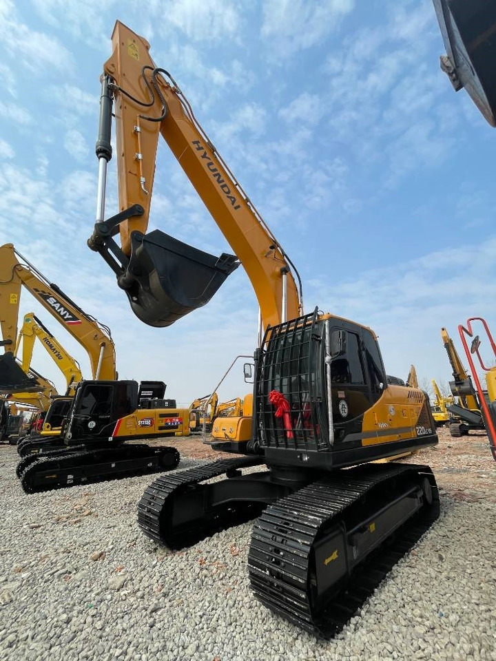 Hyundai R 220-9 S - Pelle sur chenille: photos 5 Hyundai R 220-9 S - Pelle sur chenille: photos 5