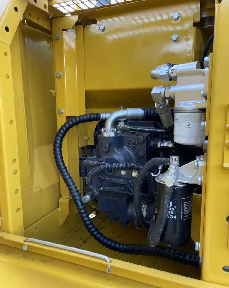 Komatsu PC 130 - Pelle sur chenille: photos 4 Komatsu PC 130 - Pelle sur chenille: photos 4