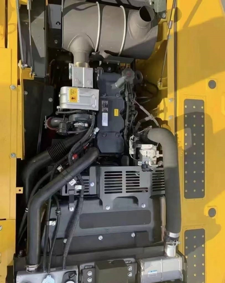 Komatsu PC 200-8 - Pelle sur chenille: photos 2 Komatsu PC 200-8 - Pelle sur chenille: photos 2