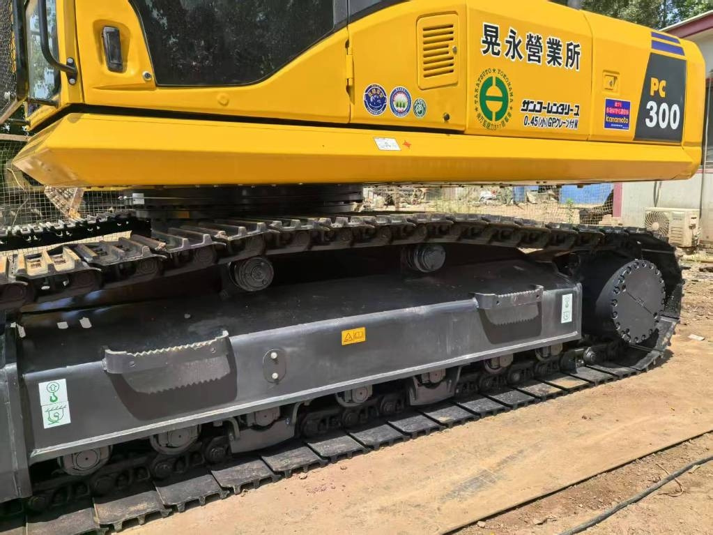 Komatsu PC 300 - Pelle sur chenille: photos 1 Komatsu PC 300 - Pelle sur chenille: photos 1