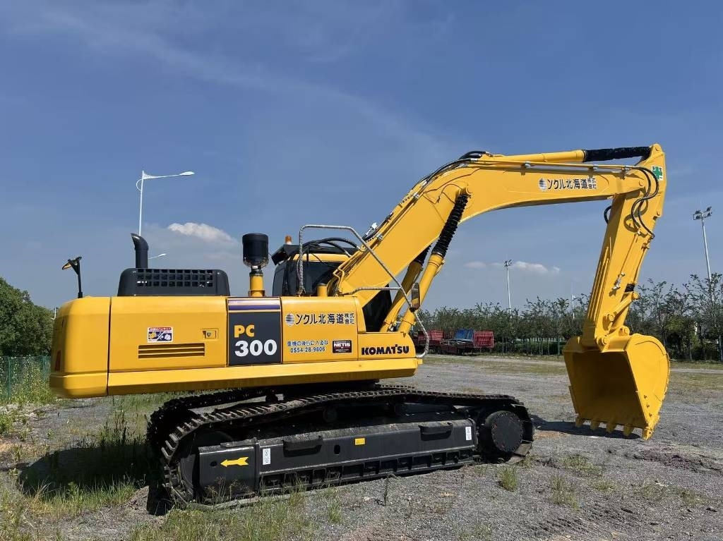 Komatsu PC 300 - Pelle sur chenille: photos 2 Komatsu PC 300 - Pelle sur chenille: photos 2