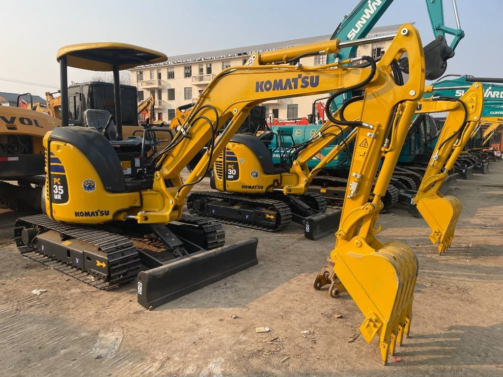Komatsu PC 35 - Mini pelle: photos 1 Komatsu PC 35 - Mini pelle: photos 1
