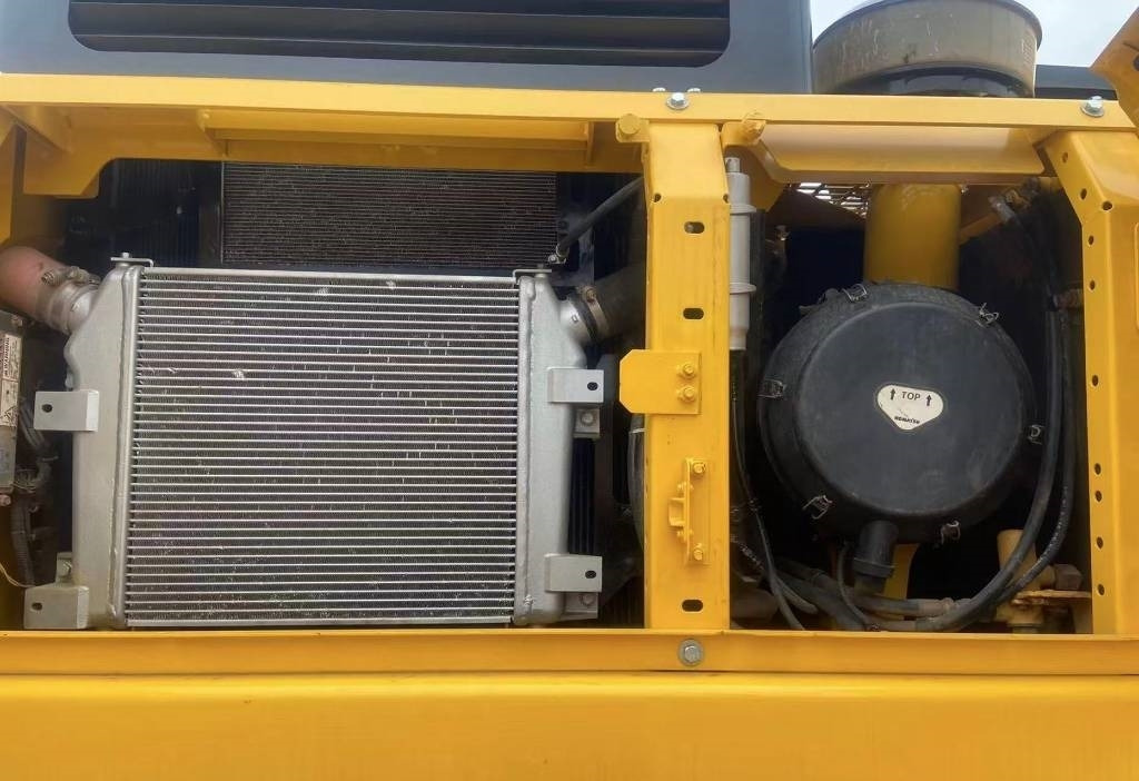 Komatsu PC 400 - Pelle sur chenille: photos 2 Komatsu PC 400 - Pelle sur chenille: photos 2