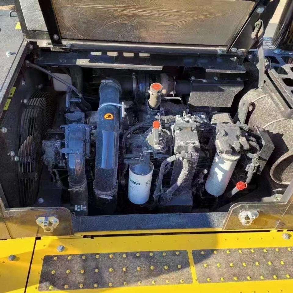 Komatsu PC 450 - Pelle sur chenille: photos 4 Komatsu PC 450 - Pelle sur chenille: photos 4