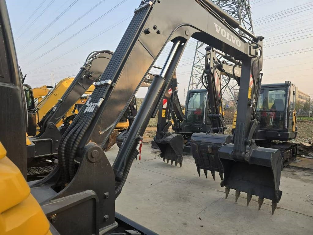 Volvo EC 60 - Pelle sur chenille: photos 4 Volvo EC 60 - Pelle sur chenille: photos 4