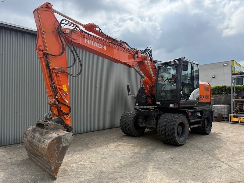 Hitachi ZX 140 W-5 - Pelle sur pneus: photos 5 Hitachi ZX 140 W-5 - Pelle sur pneus: photos 5