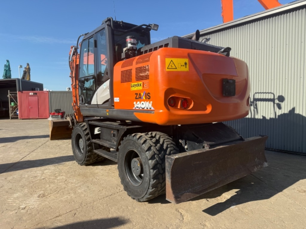 Hitachi ZX 140 WT-6 - Pelle sur pneus: photos 2 Hitachi ZX 140 WT-6 - Pelle sur pneus: photos 2