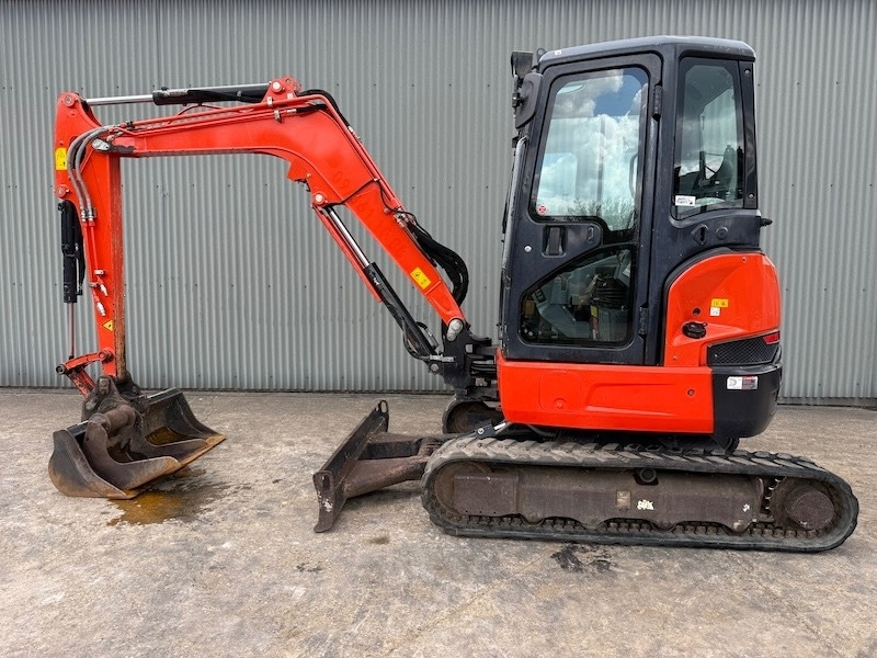 Kubota U 36-4 - Mini pelle: photos 1 Kubota U 36-4 - Mini pelle: photos 1