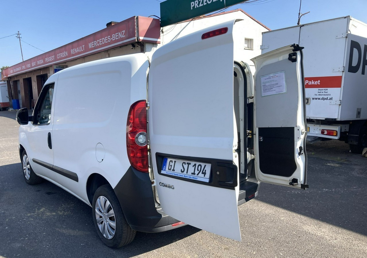 Fourgon utilitaire Fiat Doblo Fiat Doblo 1,3 jtd ECO Flex chłodnia do leków 2013: photos 9