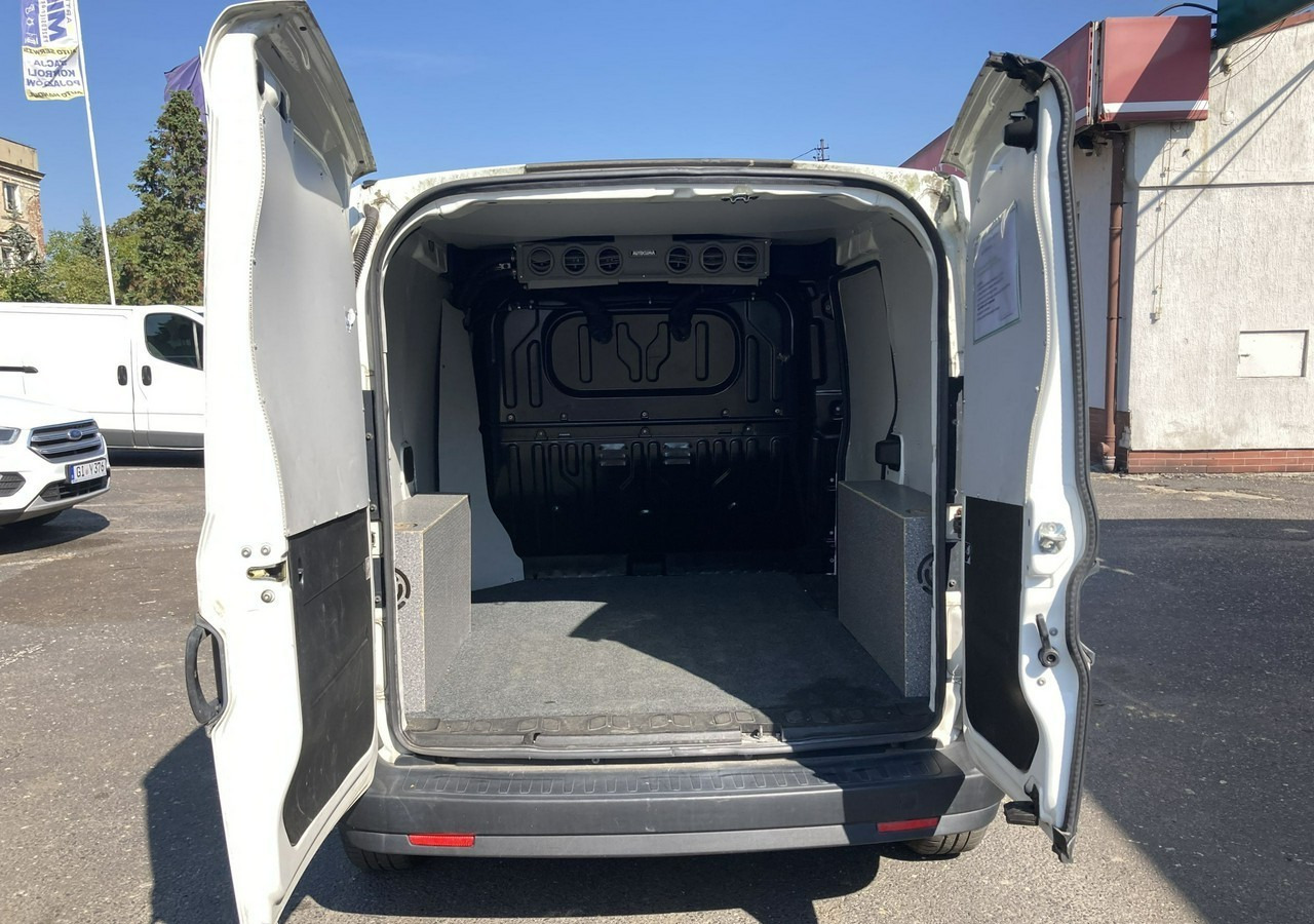 Fourgon utilitaire Fiat Doblo Fiat Doblo 1,3 jtd ECO Flex chłodnia do leków 2013: photos 10
