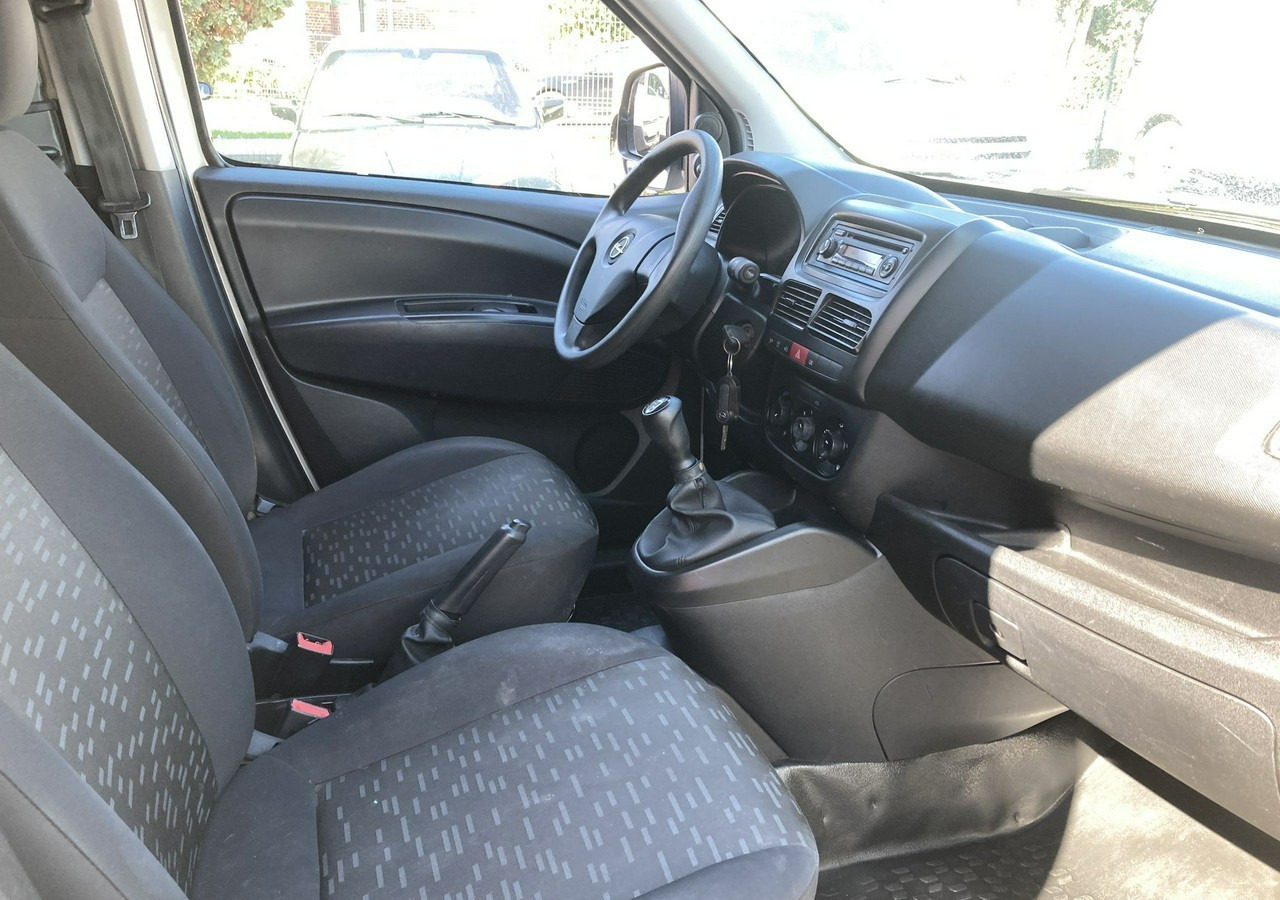 Fourgon utilitaire Fiat Doblo Fiat Doblo 1,3 jtd ECO Flex chłodnia do leków 2013: photos 6