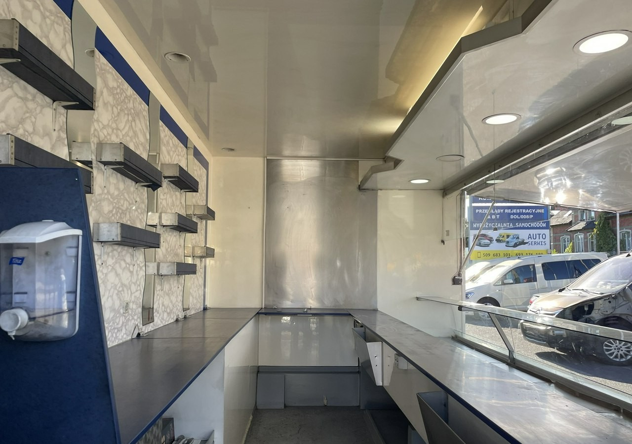 Fiat Ducato Autosklep wędlin Ryb Gastronomiczny Food Truck Foodtruck Sklep 2006 - Camion magasin: photos 4 Fiat Ducato Autosklep wędlin Ryb Gastronomiczny Food Truck Foodtruck Sklep 2006 - Camion magasin: photos 4
