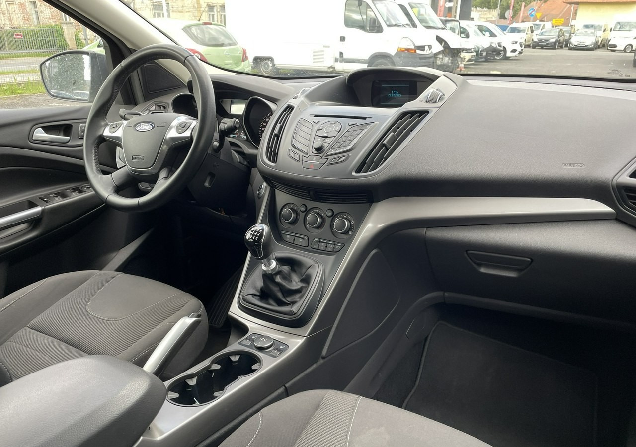 Ford Kuga II Ford Kuga 1.5 EcoBoost Bogate wyposażenie 63558km Model 2016 - SUV: photos 5 Ford Kuga II Ford Kuga 1.5 EcoBoost Bogate wyposażenie 63558km Model 2016 - SUV: photos 5