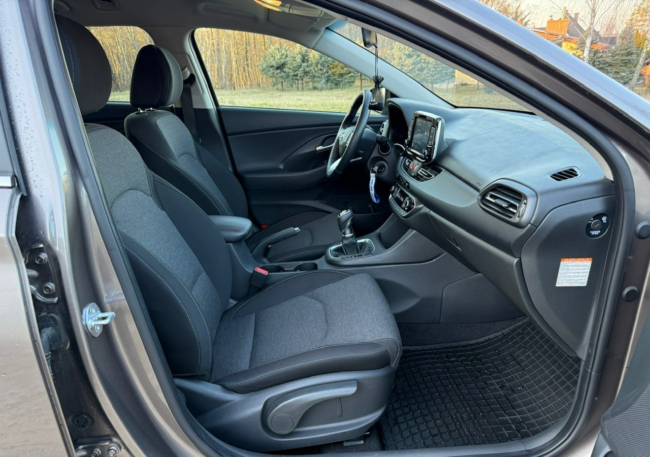 Hyundai i30 II Hyundai i30 1.5T-GDI160KM SMART PLUS +LED Salon PL-Gwarancja 2028 - Voiture: photos 4 Hyundai i30 II Hyundai i30 1.5T-GDI160KM SMART PLUS +LED Salon PL-Gwarancja 2028 - Voiture: photos 4