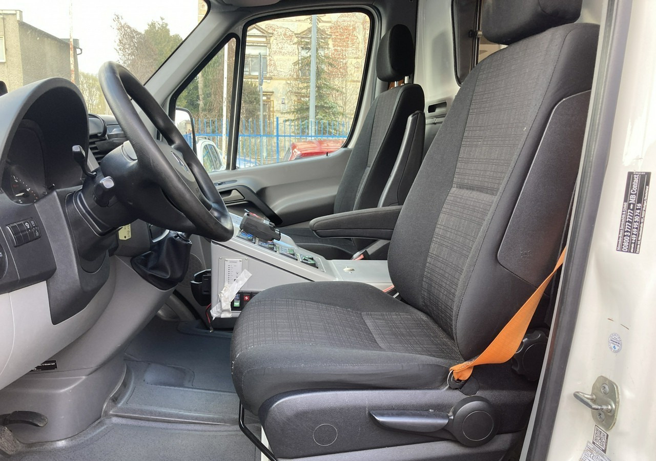 Mercedes-Benz Sprinter Sprinter 519 Karetka 4X4 Ambulans MODEL 2017 en crédit-bail Mercedes-Benz Sprinter Sprinter 519 Karetka 4X4 Ambulans MODEL 2017: photos 11