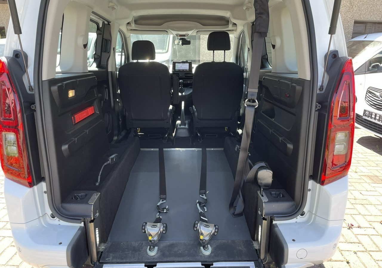 Opel Combo IV Opel Combo Life Niepełnosprawnych inwalida Rampa 32105 km Model 2022 - Voiture: photos 5 Opel Combo IV Opel Combo Life Niepełnosprawnych inwalida Rampa 32105 km Model 2022 - Voiture: photos 5