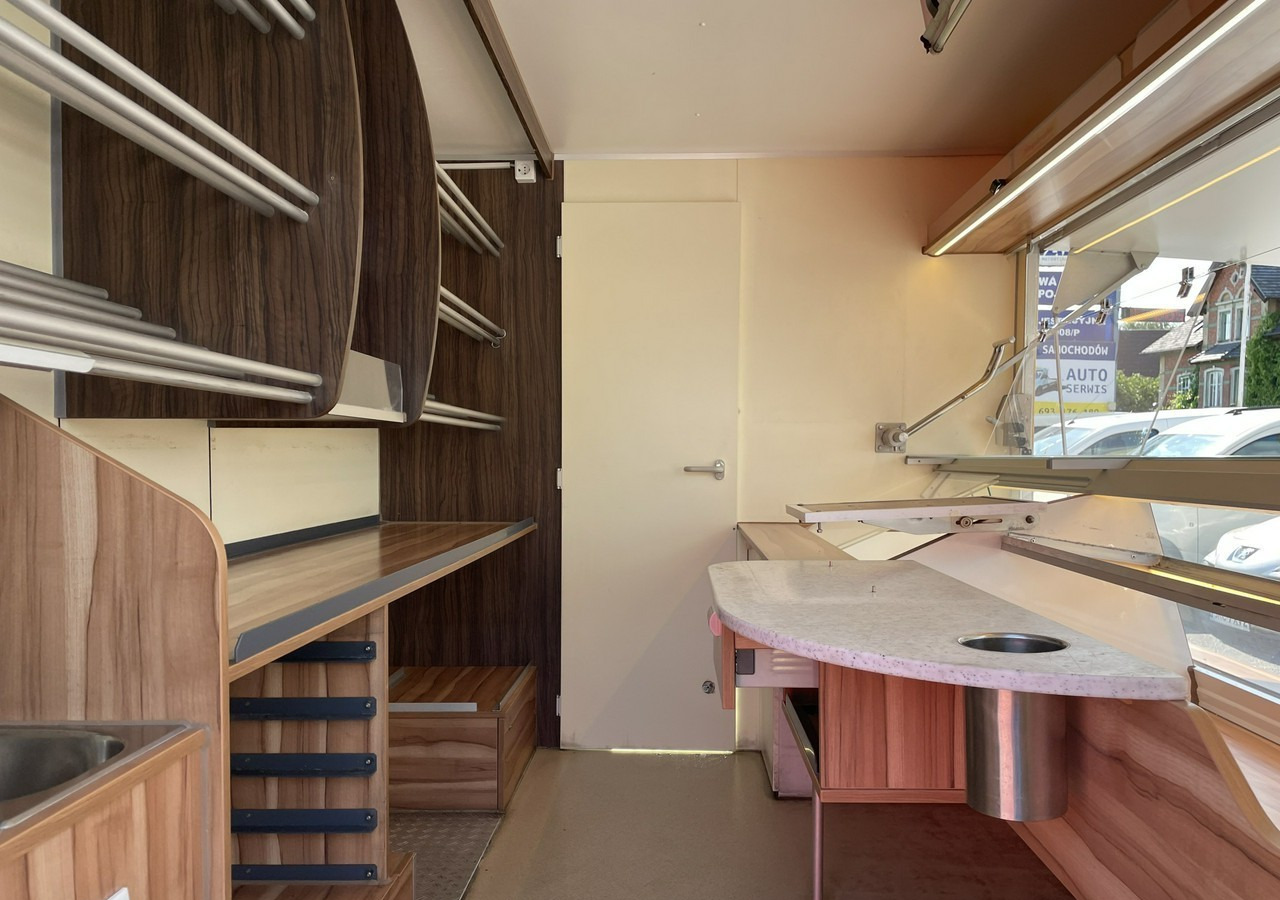 Renault Master Autosklep pieczywa Gastronomiczny Food Truck Foodtruck Sklep Borco20 - Camion magasin: photos 2 Renault Master Autosklep pieczywa Gastronomiczny Food Truck Foodtruck Sklep Borco20 - Camion magasin: photos 2