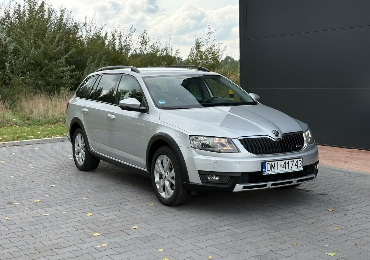 Skoda Octavia III Skoda Octavia 4X4 Scout 2.0 TDI -150KM Model 2017 Bezwypadkowa FV 23 - Voiture: photos 1 Skoda Octavia III Skoda Octavia 4X4 Scout 2.0 TDI -150KM Model 2017 Bezwypadkowa FV 23 - Voiture: photos 1
