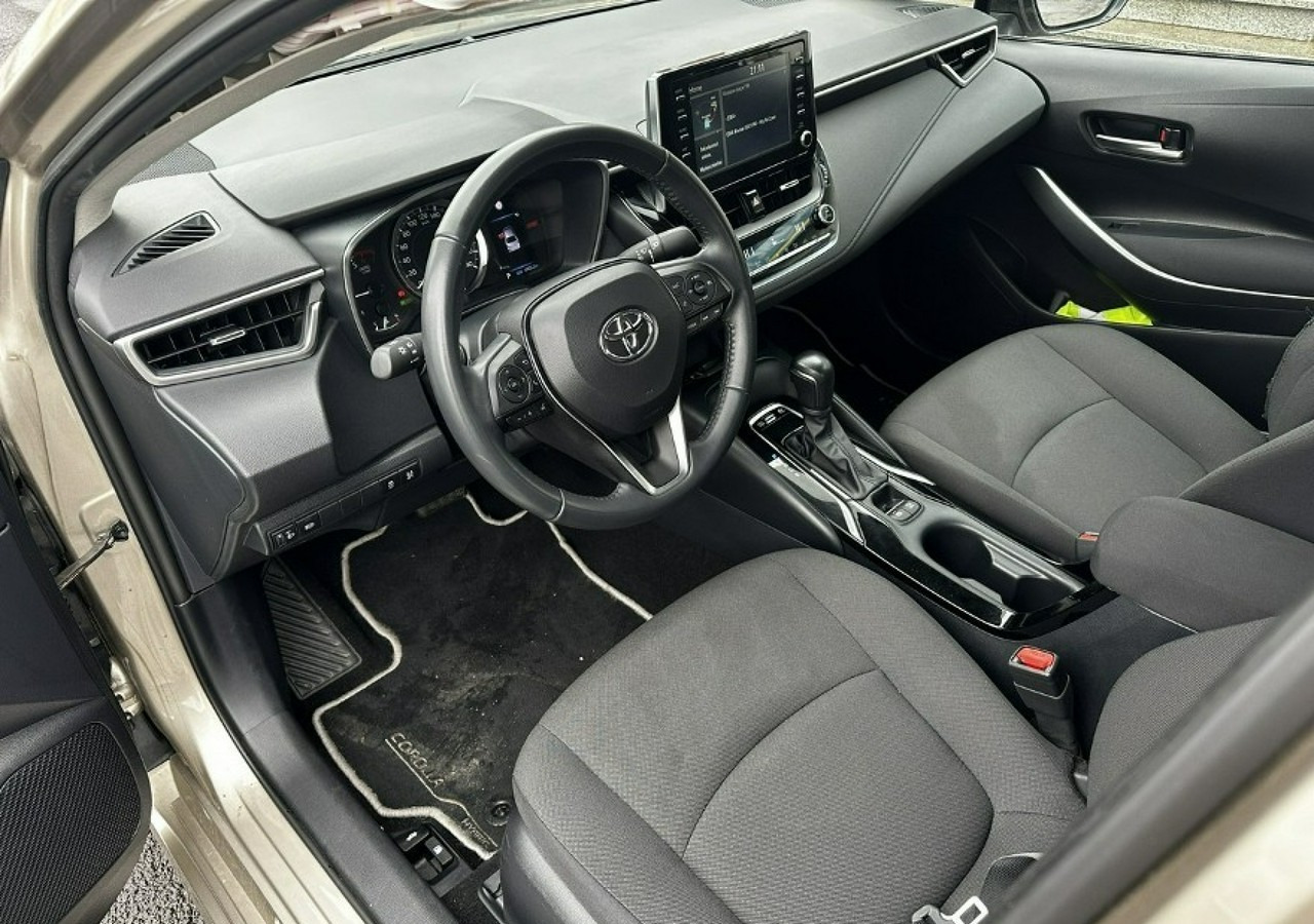 Toyota Corolla XII Corolla Sedan 1.8 Hybrid 98KM Comfort Salon PL 2022 - Berline: photos 4 Toyota Corolla XII Corolla Sedan 1.8 Hybrid 98KM Comfort Salon PL 2022 - Berline: photos 4