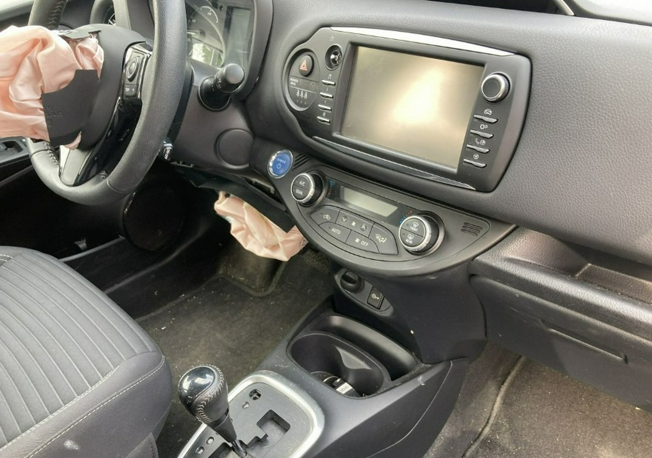 Toyota Yaris III Toyota Yaris Hybrid 1.5 VVT-i Y20 Model 2019 Salon PL - Voiture à hayon: photos 3 Toyota Yaris III Toyota Yaris Hybrid 1.5 VVT-i Y20 Model 2019 Salon PL - Voiture à hayon: photos 3